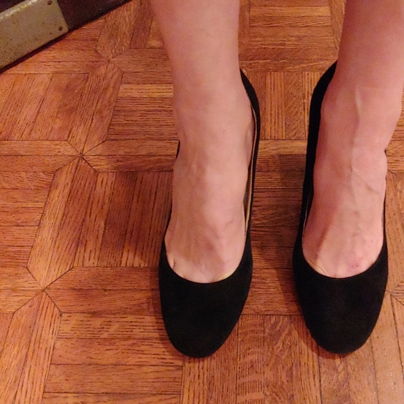 Shoes - Picture 2 of 8